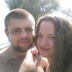 Молодая пара ищет девушку в Краснодаре для свиданий